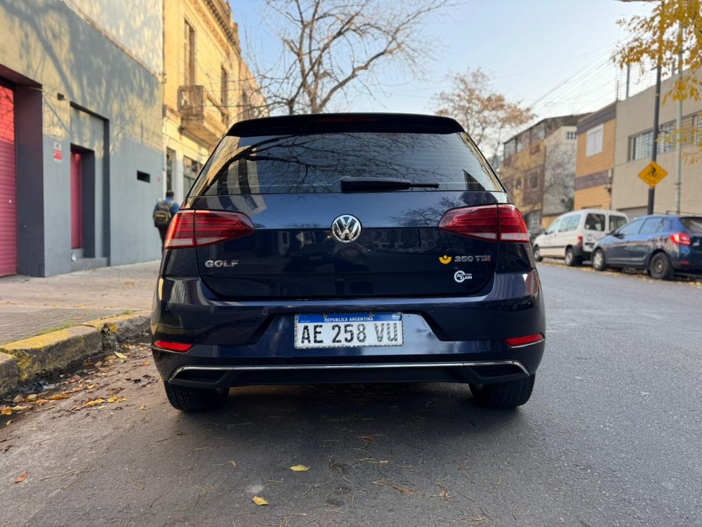 Volkswagen Golf Highline — foto 8